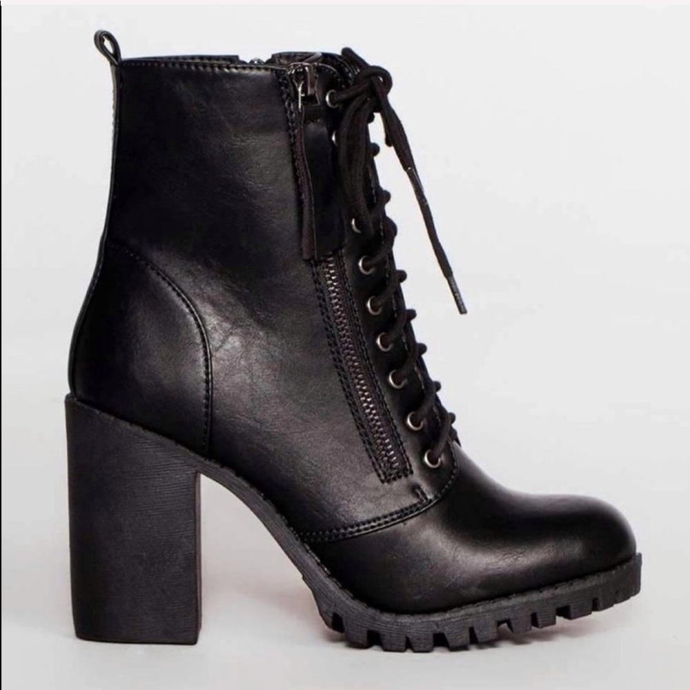NEW Nina Laced Booties- in Black - Picture 3 of 6